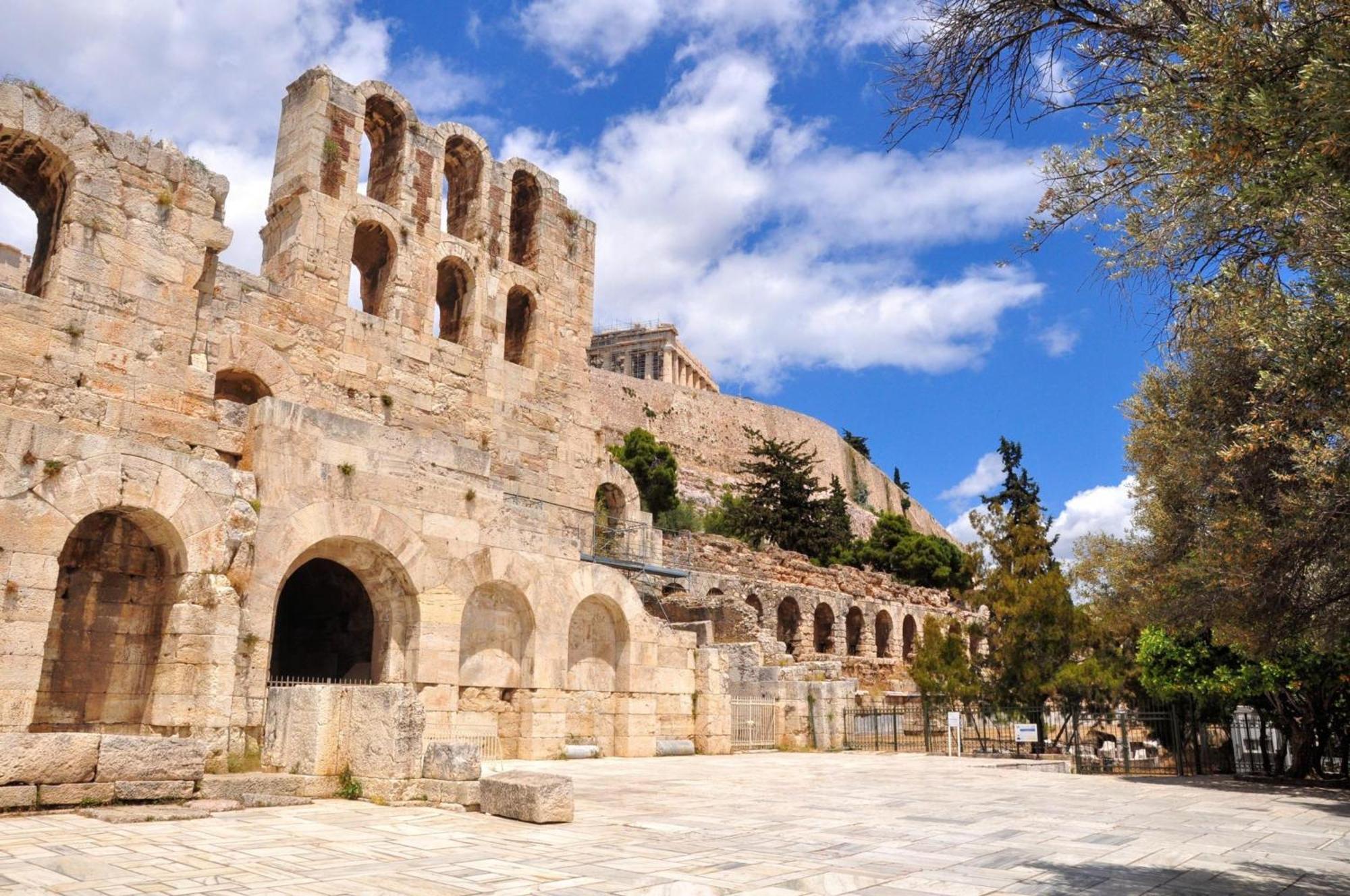 Luxurious In Acropolis *