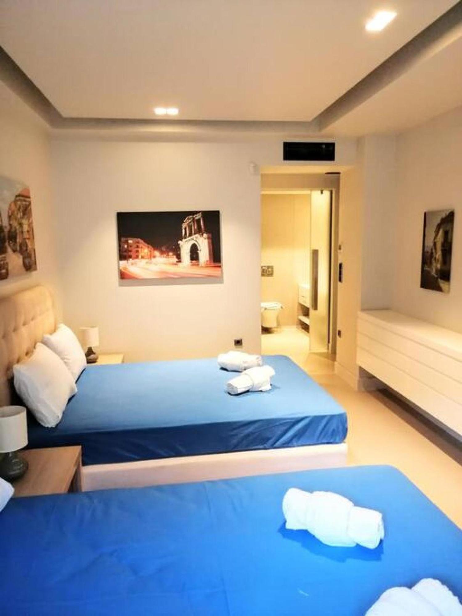 Luxurious In Acropolis *