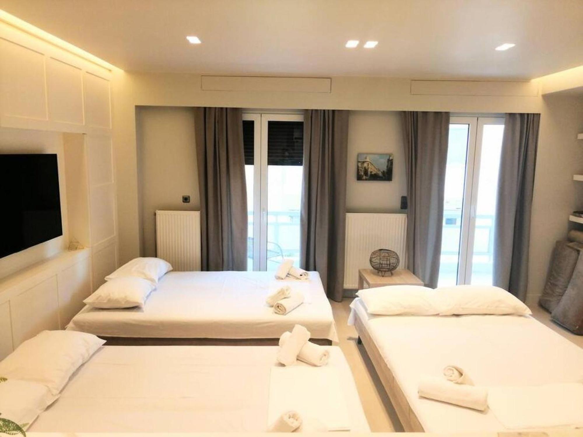 Luxurious In Acropolis *
